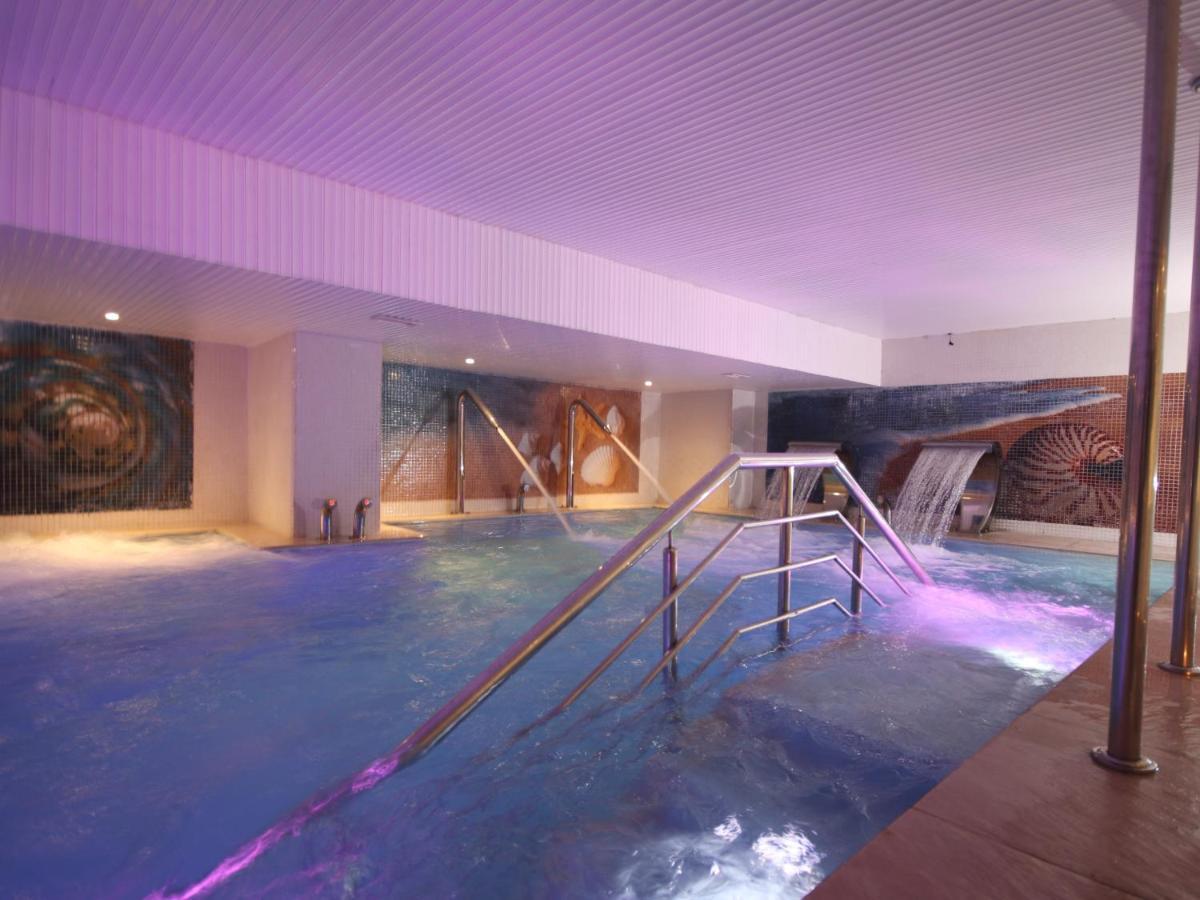New Hotel Piscine Wellness & Spa Kazablanka Dış mekan fotoğraf