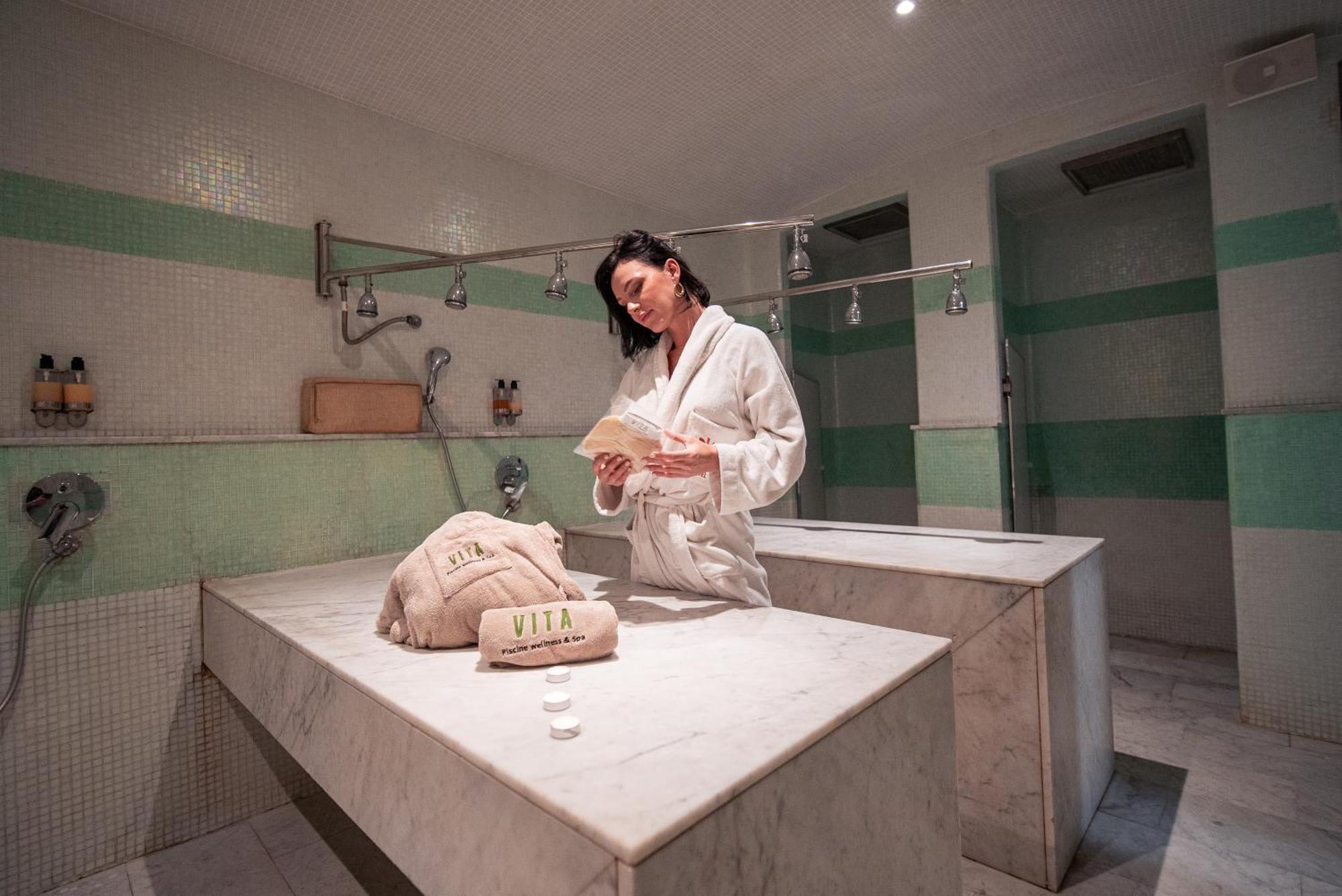 New Hotel Piscine Wellness & Spa Kazablanka Dış mekan fotoğraf