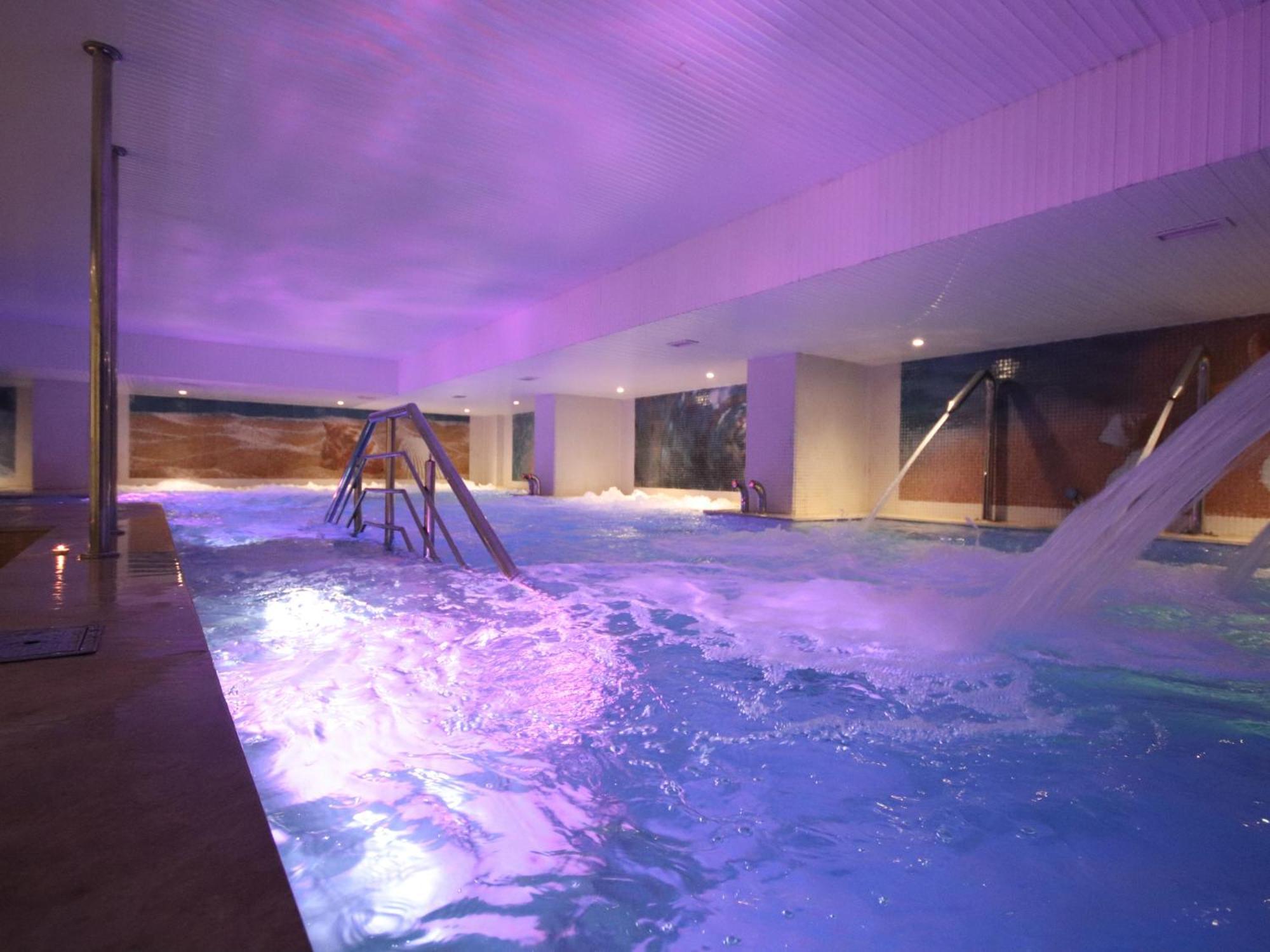 New Hotel Piscine Wellness & Spa Kazablanka Dış mekan fotoğraf