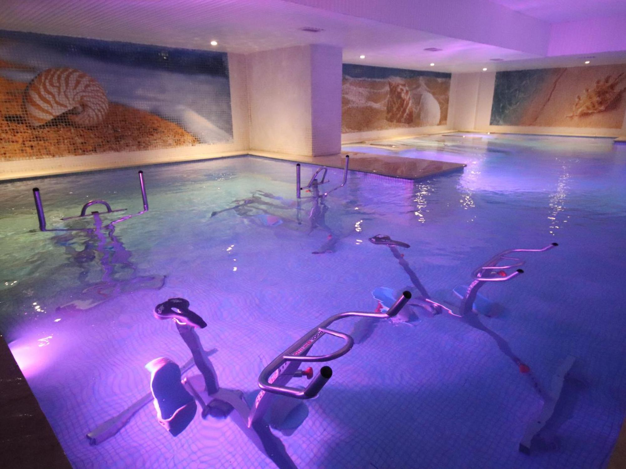 New Hotel Piscine Wellness & Spa Kazablanka Dış mekan fotoğraf